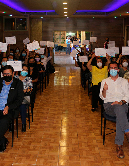 38 emprendedores de Donihue recibieron sus certificados tras formar parte del programa.